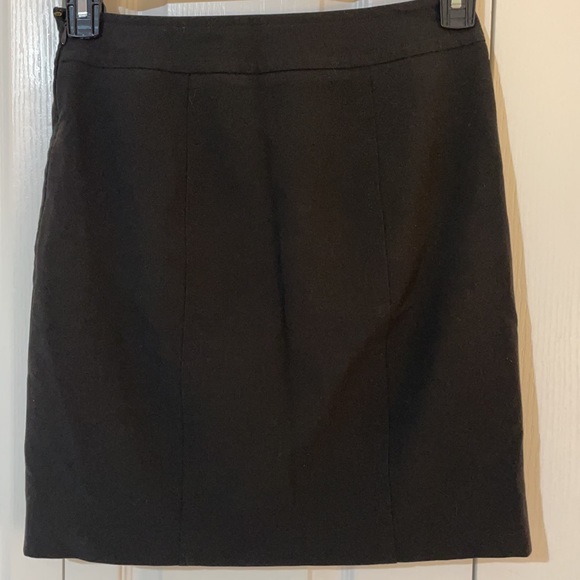 Ann Taylor Petites SZ 0P Black Mini Skirt Cute Front Button Detail and Side Zip - Picture 4 of 14